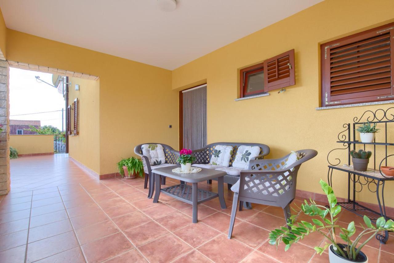 Appartman Rozana Barban Exterior foto